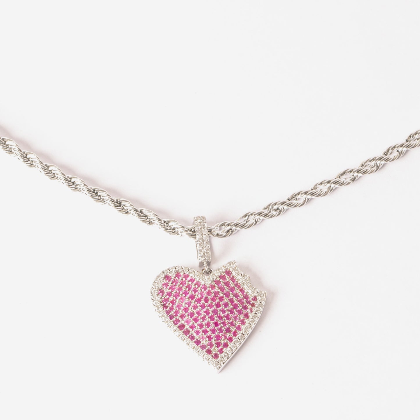 ICED HEART BITE PENDANT-PINK